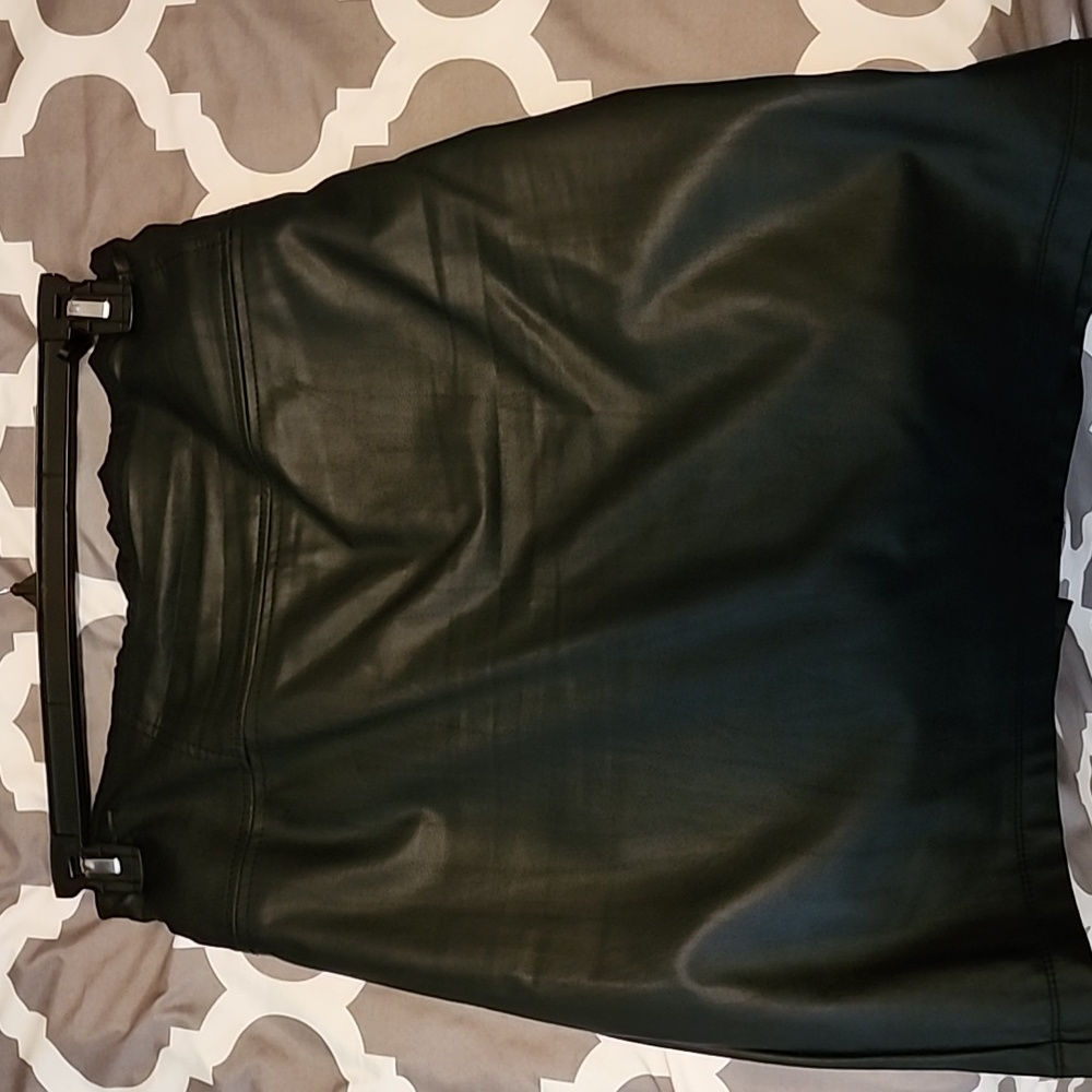 Womens black  faux leather mini skirt XL